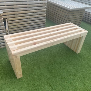 GARDEN BENCH