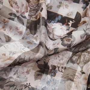 Archive Gingham Tana Lawn™ Cotton   AW25 From the Studio   Grey  03635213B
