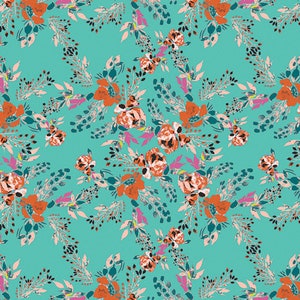 Puede incluir: Un fondo azul turquesa con un patrón repetitivo de flores naranjas y rosas. Las flores son estilizadas y tienen un aspecto pictórico.