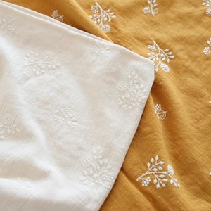 Commandes en rupture de stock début mars Tissu brodé en coton à fleurs Tissu à broder Couette lin Tissu en coton image 2