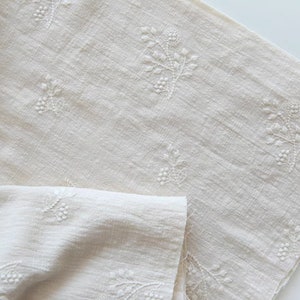 Commandes en rupture de stock début mars Tissu brodé en coton à fleurs Tissu à broder Couette lin Tissu en coton image 8