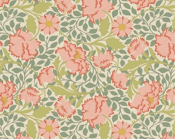 Op de afbeelding: Een naadloos bloemenpatroon met grote roze anjers met rode randen en gele centra, afgewisseld met kleinere roze bloemen en groene bladeren op een crèmekleurige achtergrond. Het ontwerp is een herhalend patroon.