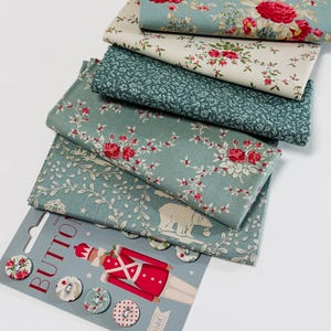 Tilda Merry Little Christmas  5 pc Duck Egg  Curated  Fat Quarter Bundle  With Button CUST-001