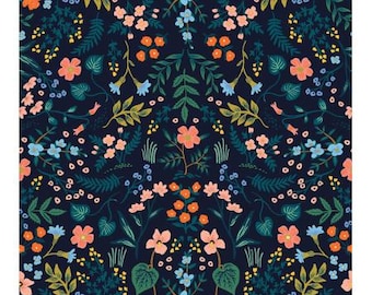 RP105-NA2M Wildwood - Tissu métallique bleu marine Rifle Paper Co, coton et acier
