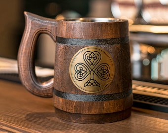 Beer mug as a gift made of wood for your best friend. The shamrock - the national symbol of Ireland. Beer mug as a gift made of wood.
