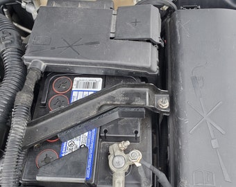 Espaçador do suporte da bateria do Chevrolet Cruze de 1ª geração