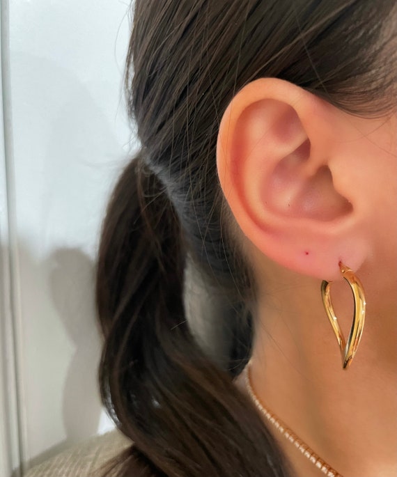14KT Yellow Gold Minimal Dainty Wave Hoop Earrings - image 6