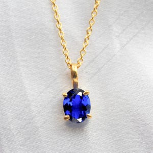 Gold kleiner Saphir Anhänger, blauer Saphir Anhänger, Zarte Vintage Handgemachte Schmuck, 925 Sterling Silber, Geschenk Sie, September Birthstone