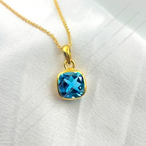 London Blue Topaz 925 Sterling Silver Necklace: Women&#39;s Charm Pendant