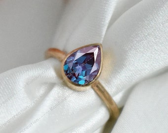 Tear Drop Alexandrite Ring, Vintage Dainty Alexandrite ring, Engagement Solitaire Ring, 925 Sterling Silver, Bridal Gift, Stunning Jewelry