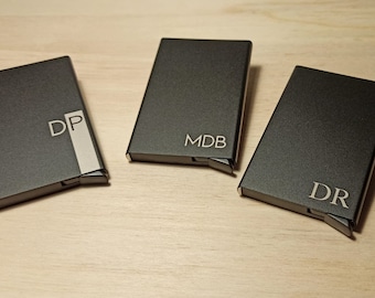 Pop-up aluminum credit card holder - Customizable