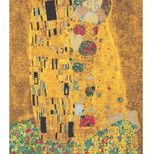 Op de afbeelding: Een kruissteekpatroon van Gustav Klimt's beroemde schilderij "De Kus". Het paar is afgebeeld in een gouden omhelzing, omringd door een bloemmotief. Het patroon is 197 steken breed en 300 steken hoog.