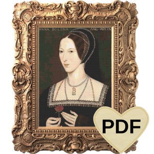 Op de afbeelding: Een ingelijst portret van een vrouw, mogelijk Anne Boleyn, in een zwarte jurk, met een rode roos. Het portret staat in een gouden, sierlijke lijst. De tekst "ANNA BOLINA ANG REGIN" is bovenaan zichtbaar. Een hartvormig PDF-pictogram staat rechtsonder.