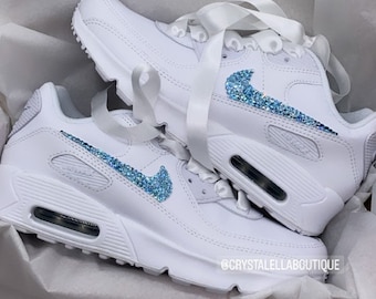 Personalisierte Swarovski Nike Air Max 90 Sneakers - Aquamarin-Kristalle, Seidenschnürsenkel
