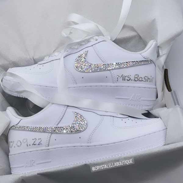 Personalisierte Air Force 1 White Wedding Sneakers / / Blinged mit funkelnden Kristallen, Custom Bling Workout Schuhe