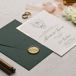 Smaragdgroene huwelijksuitnodiging met aangepaste lakzegel, sierlijke uitnodiging, elegante moderne trouwkaarten, minimalistisch design en goedkope prijs