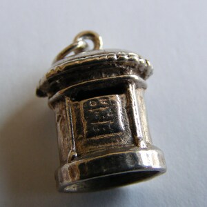 Vintage Sterling Silver Charm Royal Mail Postbox (K)
