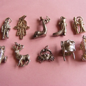 Charm vintage de plata de ley, buzo, mano de Fátima, autobús de delfines (J)