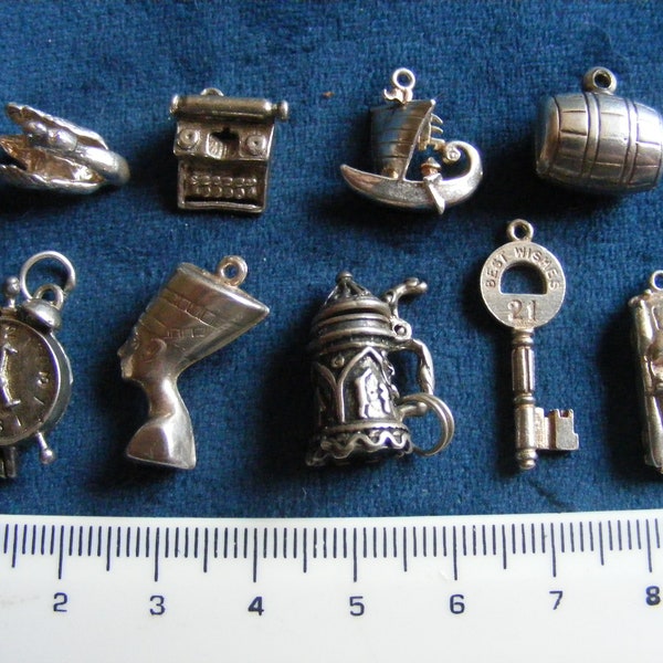 A) Vintage Sterling Silber Charms Asiatisches Boot, Fass, Uhr öffnet, Tankard öffnet, Motor Auto