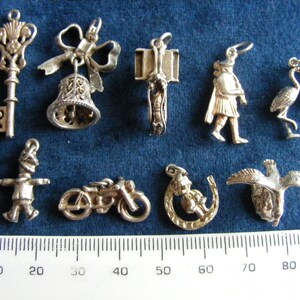 K) Vintage Sterling Silber Anhänger Pferd - Warenkorb, schottischer Dudelsackpfeifer, Vogelscheuche, Pixie, Möwe