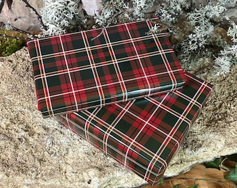 Papier cadeau tartan à carreaux TARTAN élégant rouge vert - carreaux à carreaux Noël anniversaire avec dossier de rangement à points adhésifs