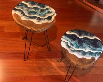 Table d'appoint de plage en bois et résine époxy | Table ronde avec vagues époxy | Petite table avec pieds fourche | Table rustique pour décoration de maison de plage