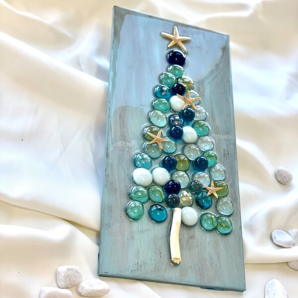 Décoration de sapin de Noël en verre de mer, Petit tableau avec sapin de Noël, Décoration de Noël avec du bois flotté, Pin sur résine, Étoile de mer