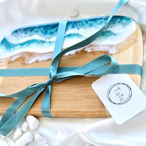 RESIN BOARD, Chopping Board, Charcuterie board, Kitchen board, Wave board, Gift for kitchen, Serving cutting board, Engraved resin wooden
