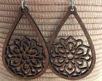 Wood Mandala Earrings/ Wooden Mandala Dangle Earrings / Bridesmaid Earrings / Boho Earrings / Lightweight Earrings / Hypoallergenic