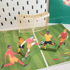 Voetbalwedstrijd: 3D-pop-upkaart voor leuke verjaardag, Vaderdag, cadeau-idee voetballiefhebber, kaart voetbaldoel