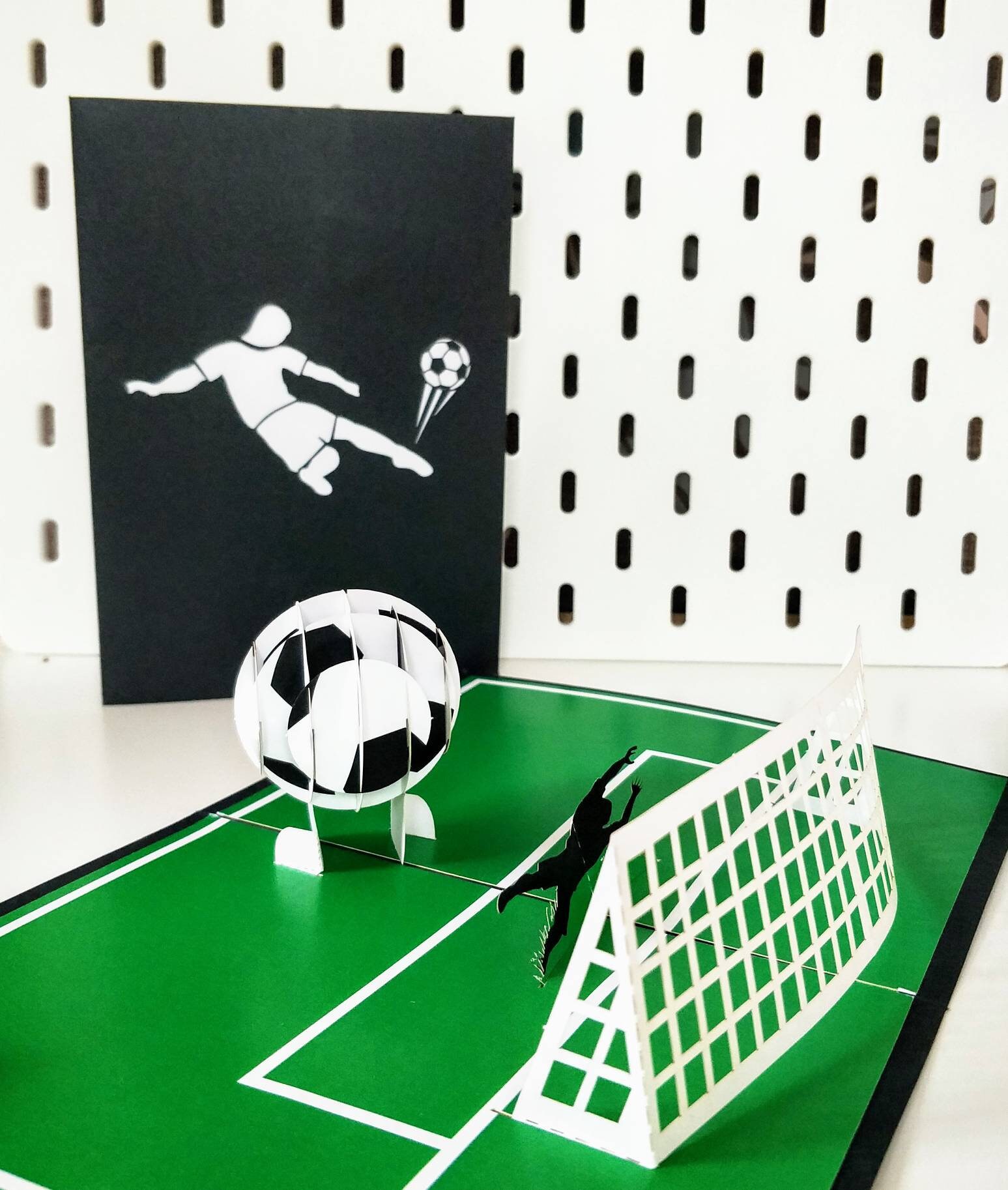 Lustige Fußball-Vatertagskarte – 'Happy VAR Father's Day', 20,5x13,5 Cm, Mit Umschlag – Für Papa, Stiefvater, Fußballfan
