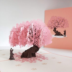 Couple sous un arbre en fleurs rose - Carte romantique 3D pop-up pour femme, petite amie, anniversaire de mariage, Saint-Valentin, occasions spéciales