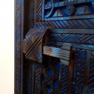 Breathtaking Moroccan Door, Old Artwork Berber CARVED Door, HANDMADE Amazigh Symbols Door, Hand Engraved Door, Blue Vintage BARN Door zdjęcie 6