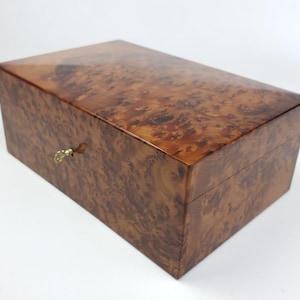 Handgemachte GROSSE solide Thuya Burl Schmuckschatulle, 30,5 x 20,5 cm abschließbare Holzkiste, handgefertigtes Paar-Box-Geschenk, Holz-Thuja-Schmuckschatulle, handgemachtes Geschenk