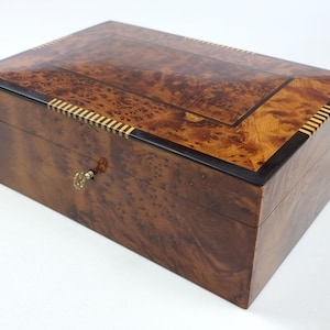 HANDMADE Large Bordred Thuya Burl JEWELRY BOX wood gift, 11x8in Lockable Wooden Chest Box, Handmade Piece of Art, Add Charm to Your Room