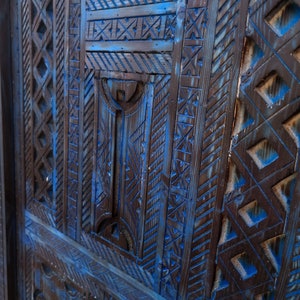 Breathtaking Moroccan Door, Old Artwork Berber CARVED Door, HANDMADE Amazigh Symbols Door, Hand Engraved Door, Blue Vintage BARN Door zdjęcie 7