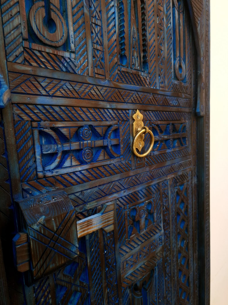 Breathtaking Moroccan Door, Old Artwork Berber CARVED Door, HANDMADE Amazigh Symbols Door, Hand Engraved Door, Blue Vintage BARN Door zdjęcie 9