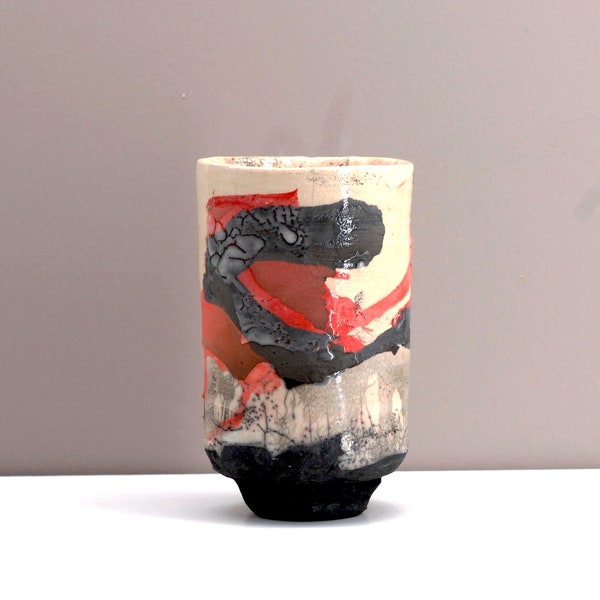 Bol à thé, bol raku fait à la main, céramique, bol décor tableau abstrait, couleurs blanc, rouge et noir, Yunomi 20.