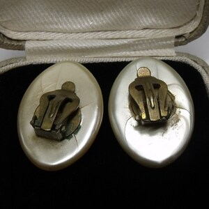 Boucles doreilles vintage Clip-On en ivoire nacré forme ovale pointue image 4