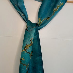 Foulard 100 % soie de mûrier Grand foulard en soie Imprimé fleurs d'amandier Van Gogh 180 x 65 cm image 3