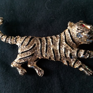 Vintage 3D TIGER Brooch/Pin