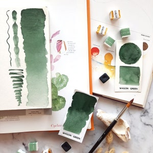 Wagon green - handgemaakte aquarel - dot card/half napje - groene tint