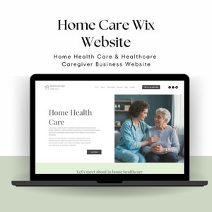 Peut inclure: Un ordinateur portable affichant un site web pour une entreprise de soins à domicile. Le site web présente une photo d'un soignant aidant une personne âgée. Le texte sur le site web indique "Soins de santé à domicile" et "Rencontrons-nous pour parler des soins à domicile".