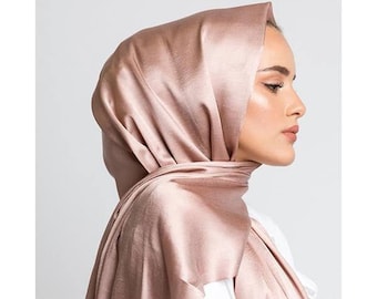 2 hijabs fantaisie GRATUITS avec 2 hijabs en satin / écharpe en mousseline de soie et satin de soie de couleur unie mode doux hijab longs foulards pour femmes