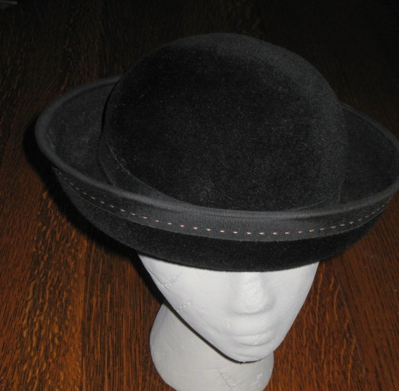 Vintage Bowl Rimmed Hat, Black Velvet With Trim, Union Made  display picture 3