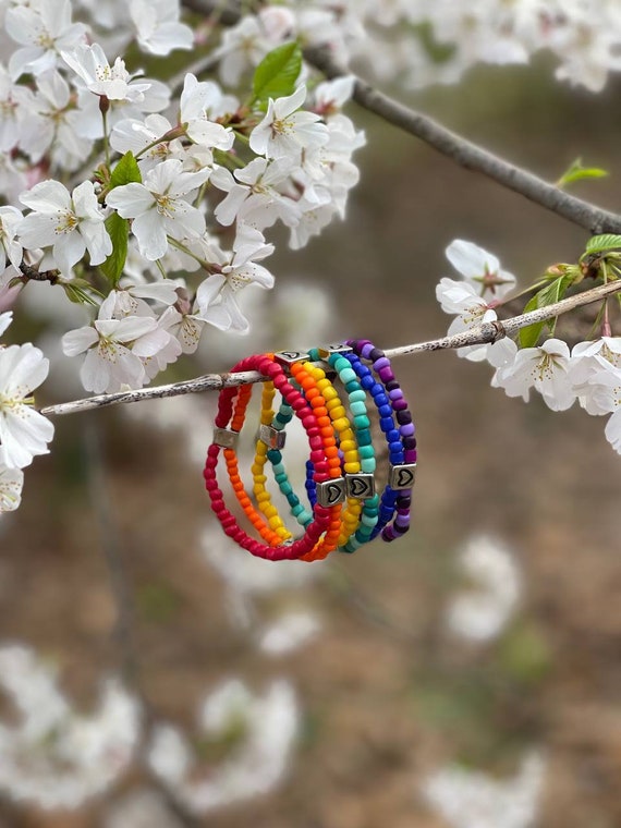 LGBTQ Rainbow Flag Bracelet LGBTQ Pride Beaded Bracelet - Etsy