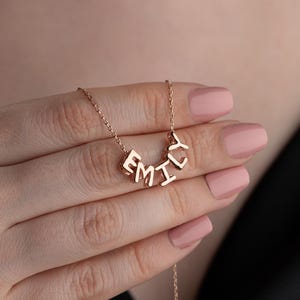 Collar con nombre de burbuja personalizado, collar con dije de palabra personalizado, collar con inicial inflada de plata esterlina, collar con nombre delicado, dije de corazón pequeño