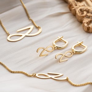 Conjunto de joias douradas Jungkook BTS, colar, pulseira, brincos, presente Kpop ARMY, colar com letras coreanas, corrente, produtos BTS, conjunto de joias inspiradas no JK