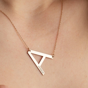 Collar con inicial grande Collar con inicial lateral de Alexis Rose Collar con monograma de plata Collar con letras personalizadas Collar con letras grandes de oro