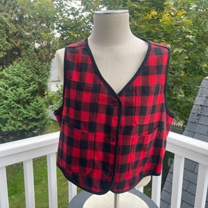 Vintage Buffalo Plaid Vest, Wool, Red, Black Plaid, Button Up, Lined, Four Pockets, Excellent Condition, Size M/L, Classic Buffalo Plaid